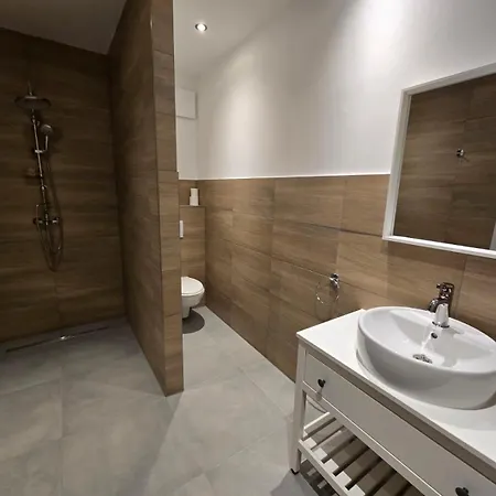 Apartment Modernes, Neu Ausgestattetes Mitten In Der Natur, Mit 2 Schlafzimmern